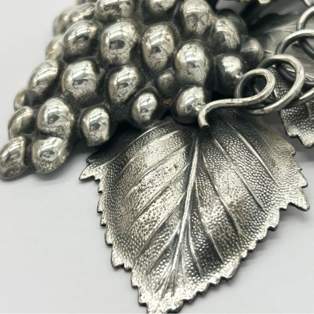 Napier Vintage Grape Leaf Large Brooch - Picture 4 of 6